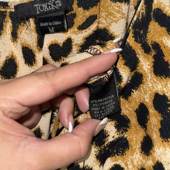 TOXIK 3-  Leopard Print Wide Leg Pant Suit size Medium - Picture 9 of 16